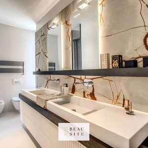 Property in Carre d'Or