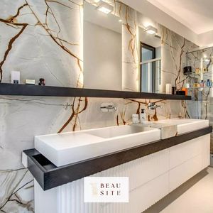 Property in Carre d'Or