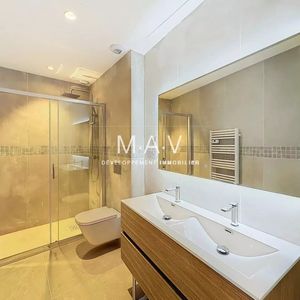 Property in Carre d'Or