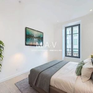 Property in Carre d'Or