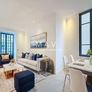 Property in Carre d'Or