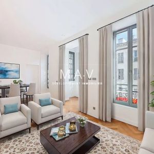 Property in Carre d'Or