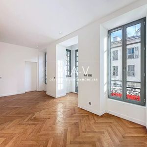 Property in Carre d'Or