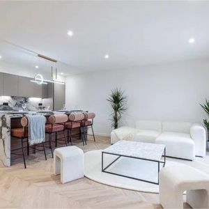 Property in Carre d'Argent