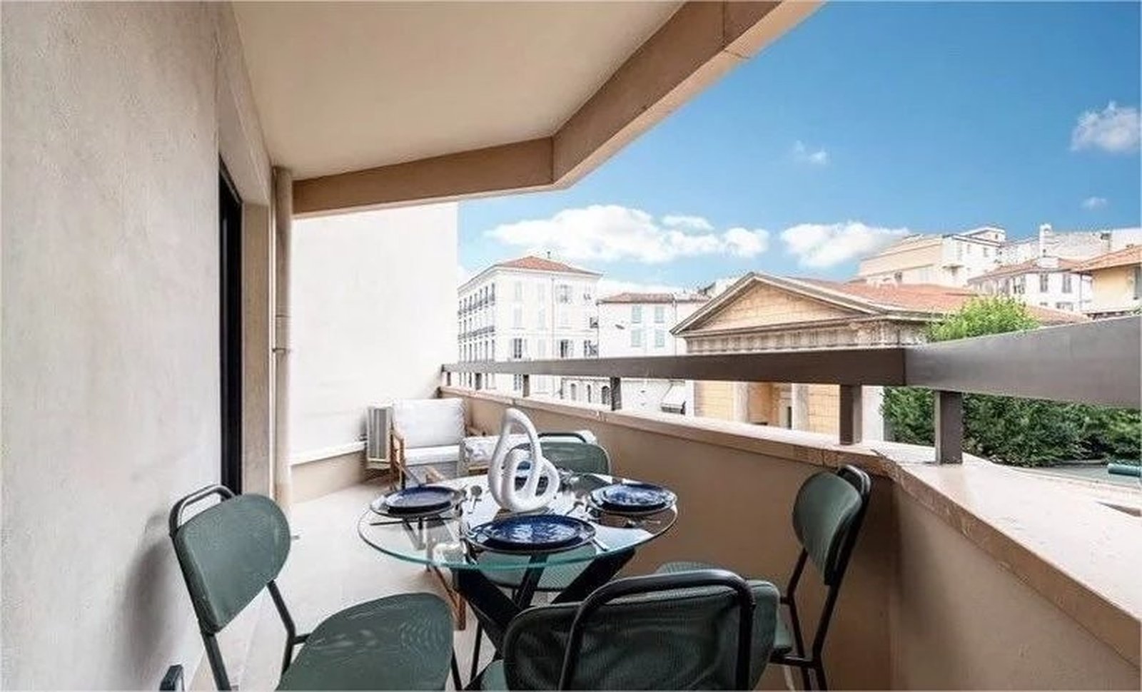 Property photo in Carre d'Argent