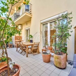 Property in Carre d'Argent