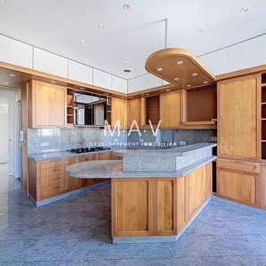 Property in Carre d'Argent