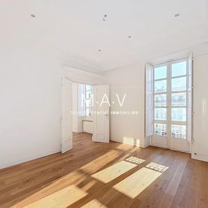 Property in Carre d'Argent