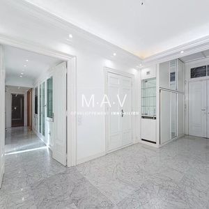 Property in Carre d'Argent