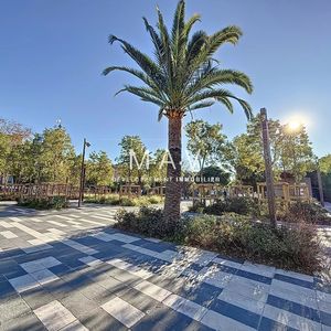 Property in Carre d'Argent