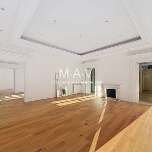 Property in Carre d'Argent