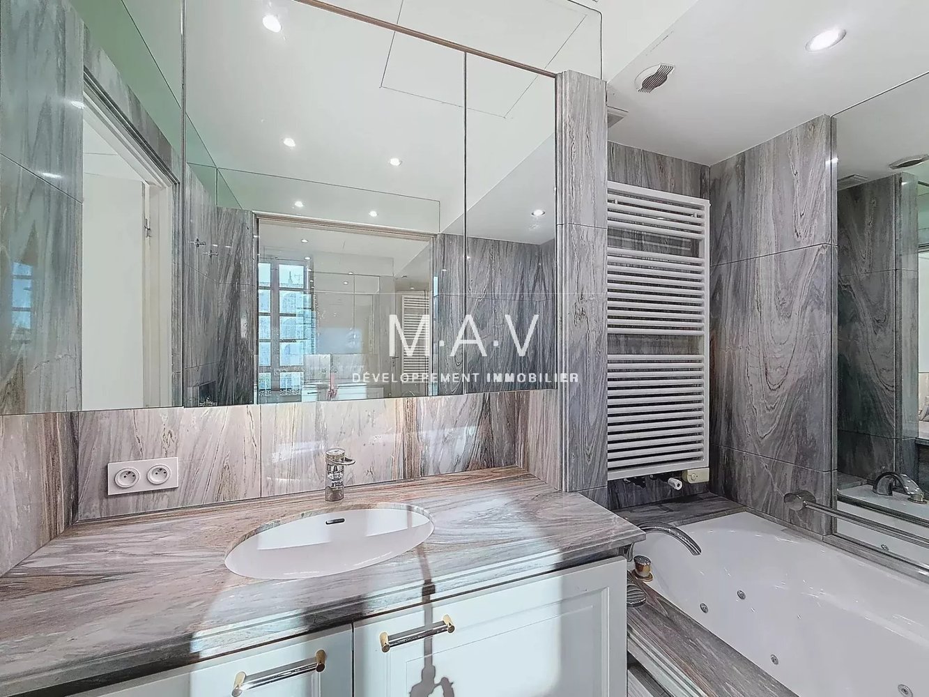 Property photo in Carre d'Argent