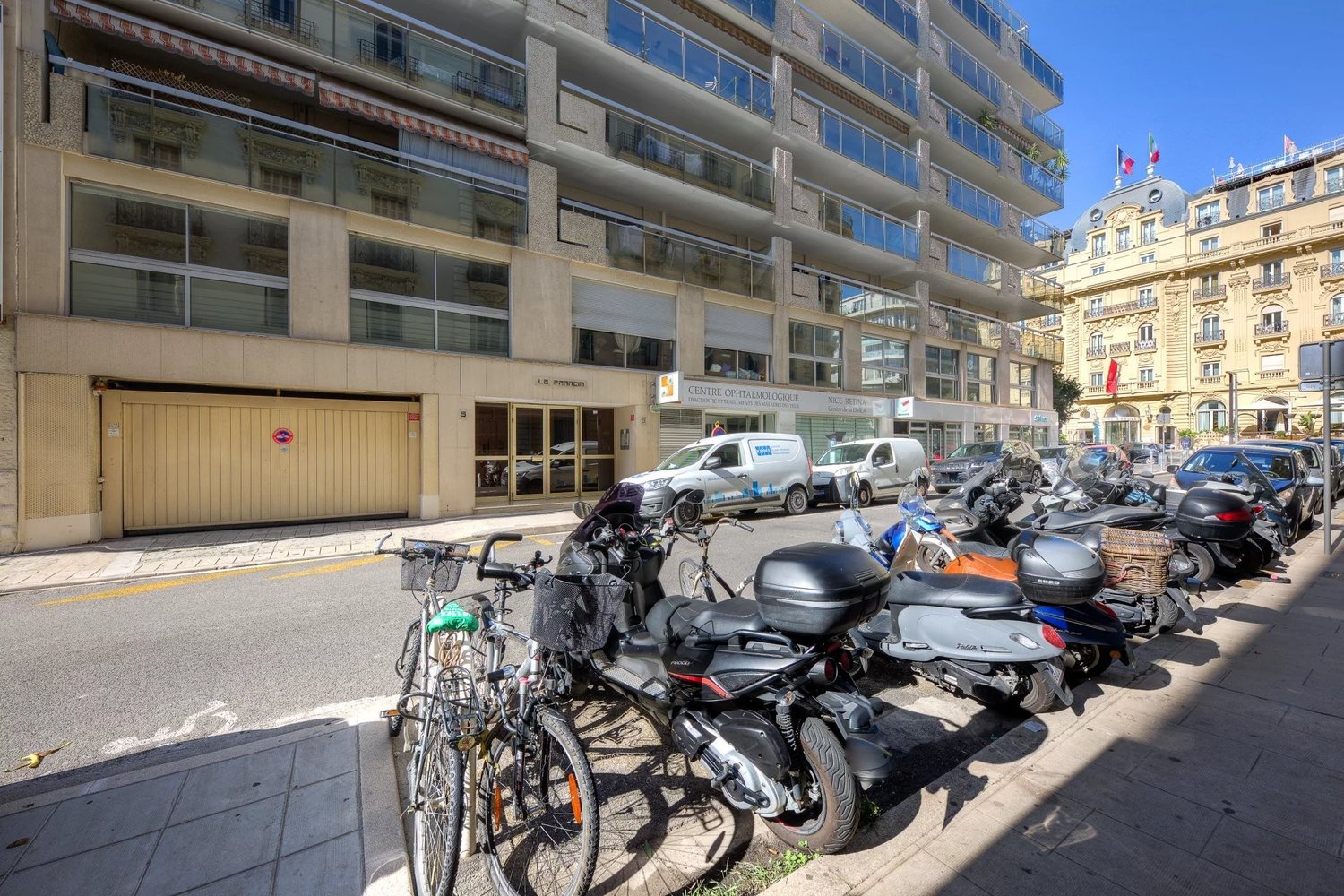 Property photo in Carre d'Argent