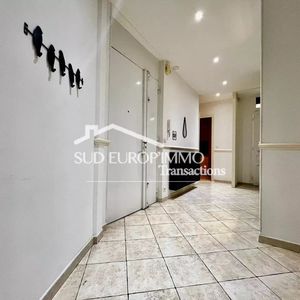 Property in Carre d'Argent