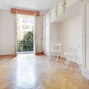 Property in Carre d'Argent