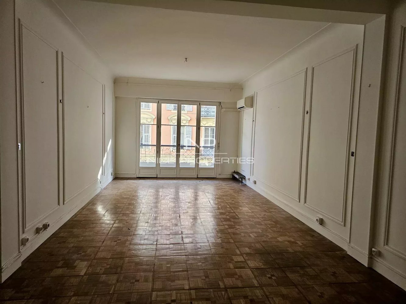 Property photo in Carre d'Argent