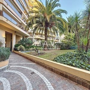 Property in Carre d'Argent