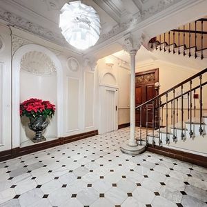 Property in Carre d'Argent