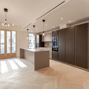 Property in Carre d'Or