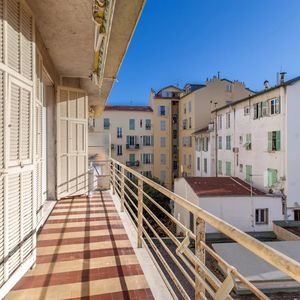 Property in Carre d'Or