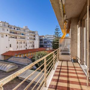 Property in Carre d'Or