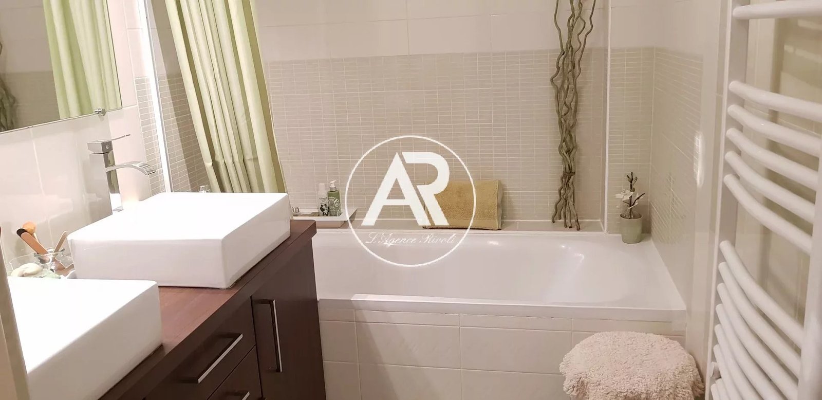 Property photo in Carre d'Or