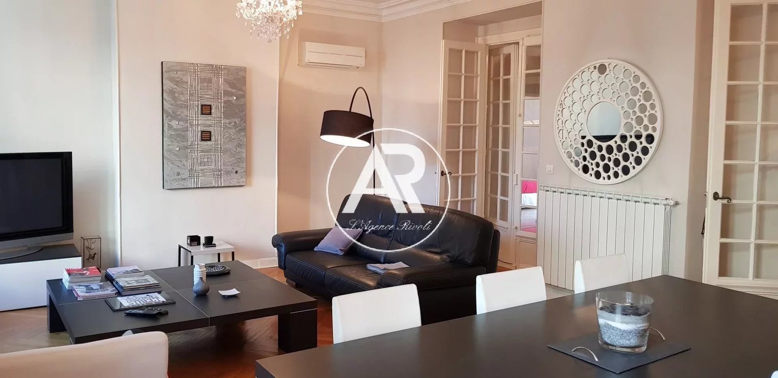 Property photo in Carre d'Or