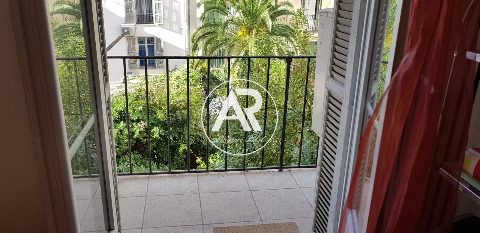 Property photo in Carre d'Or