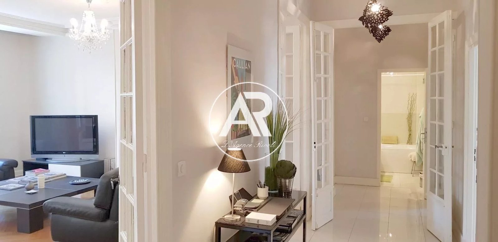 Property photo in Carre d'Or