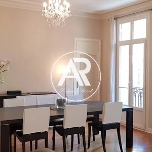 Property in Carre d'Or