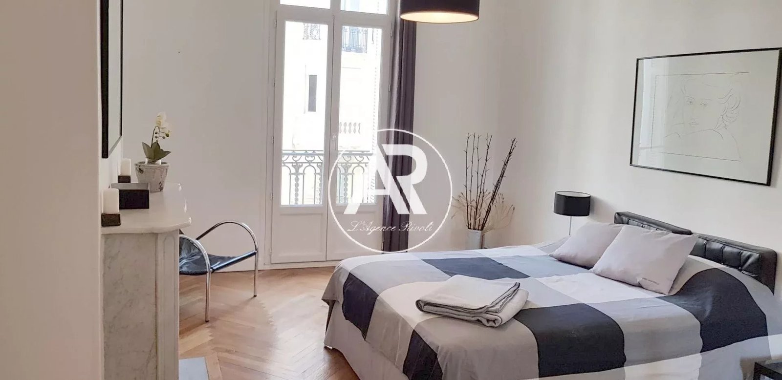 Property photo in Carre d'Or