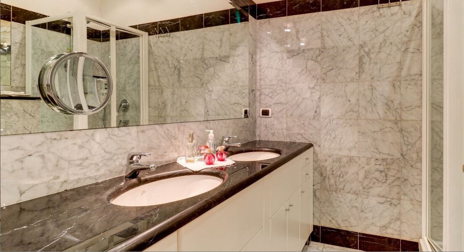 Property photo in Carre d'Or