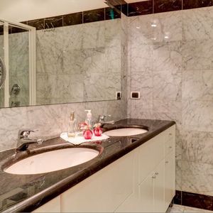 Property in Carre d'Or