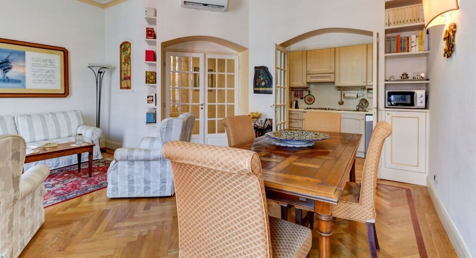 Property photo in Carre d'Or