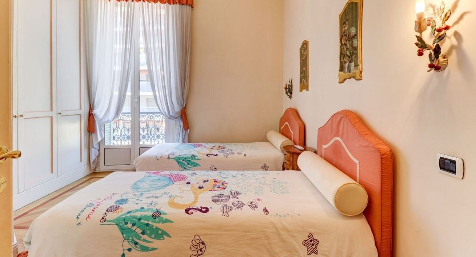 Property photo in Carre d'Or