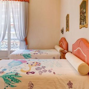 Property in Carre d'Or