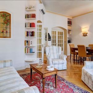 Property in Carre d'Or