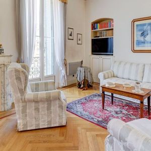 Property in Carre d'Or