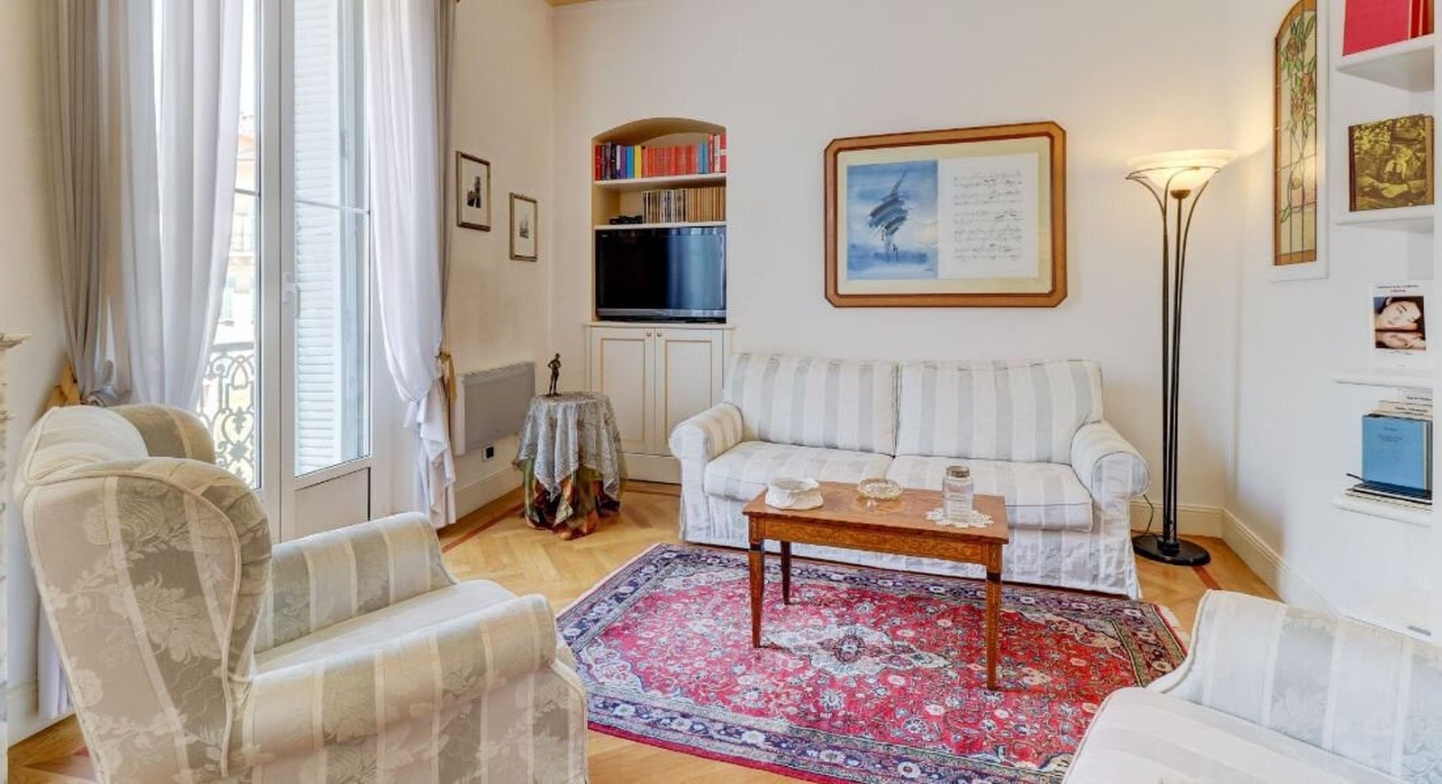 Property photo in Carre d'Or