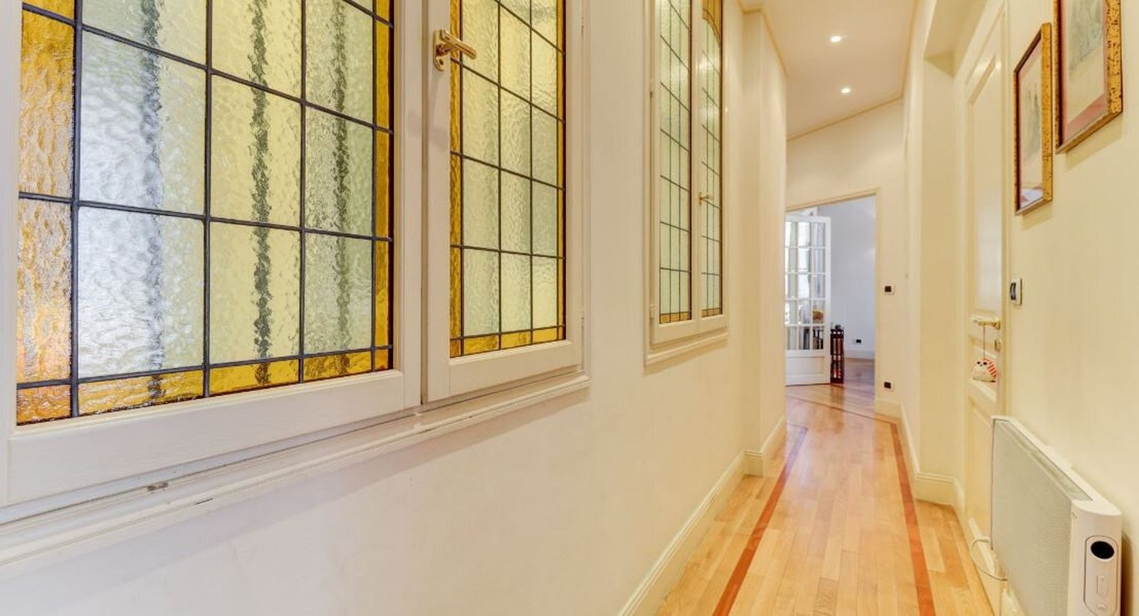 Property photo in Carre d'Or