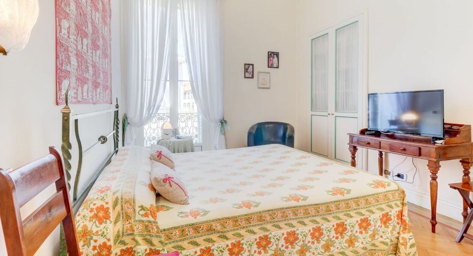 Property photo in Carre d'Or