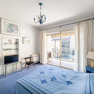 Property in Carre d'Or