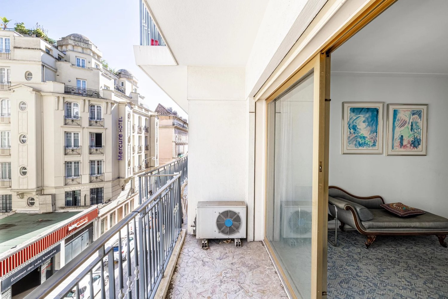 Property photo in Carre d'Or