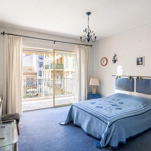 Property in Carre d'Or