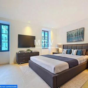 Property in Carre d'Or