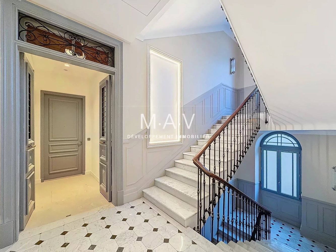 Property photo in Carre d'Or