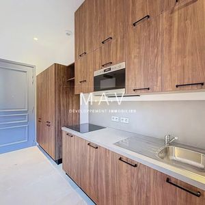 Property in Carre d'Or