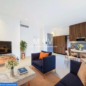 Property in Carre d'Or