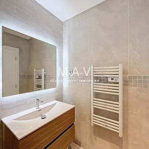 Property in Carre d'Or