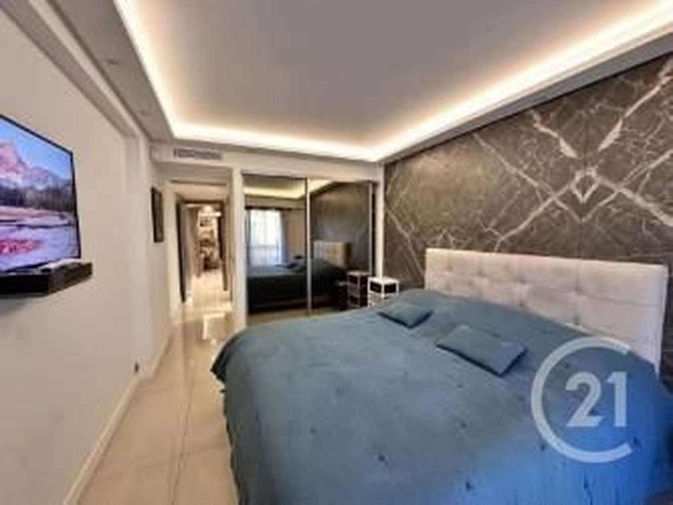 Property photo in Carre d'Or